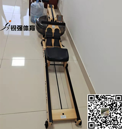 淄博某小区业主在JN江南体育官方网站体育选购的划船机