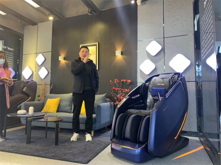 JN江南体育官方网站体育集团旗下品牌—锐珀尔举行新款4D穴感总裁按摩椅S500内训会